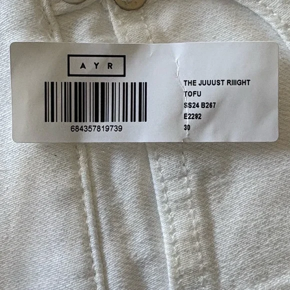 AYR The Juuust Right Short in Tofu